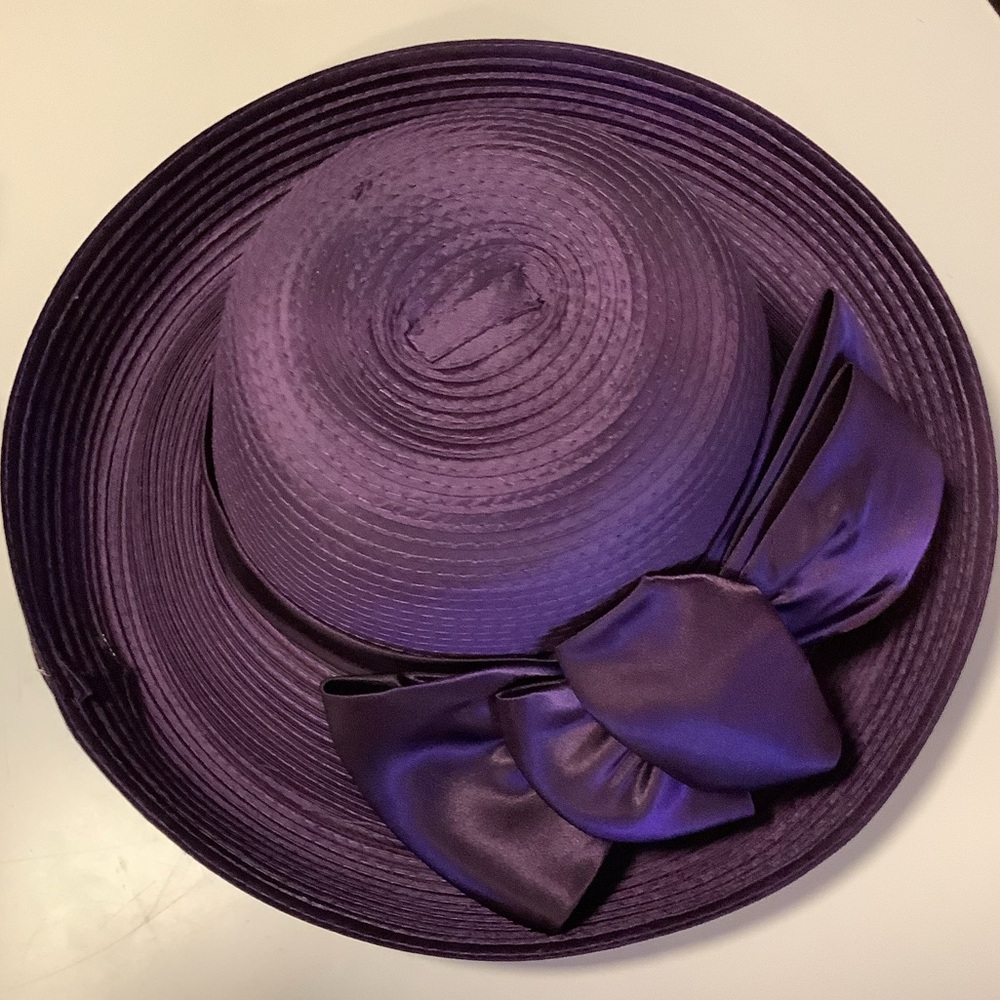 Springtime GIOVANNIO HAT upturned brim, in a Plum color with a sateen bow